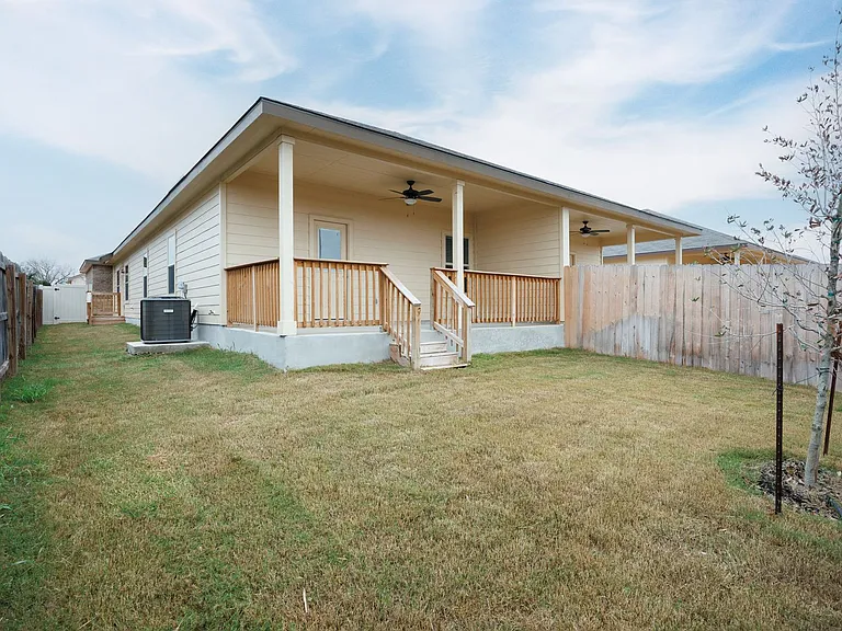 354 Emma Dr — Photo 16