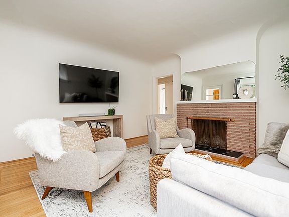 3rd image of 134 W 40th Ave