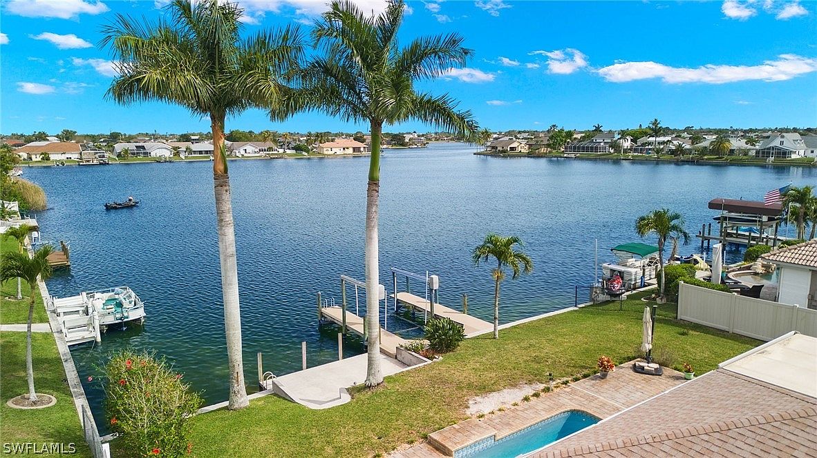 9 SE 8th Pl, Cape Coral, FL 33990 | Zillow