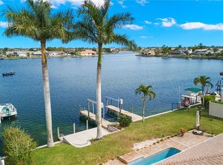 9 SE 8th Pl, Cape Coral, FL 33990