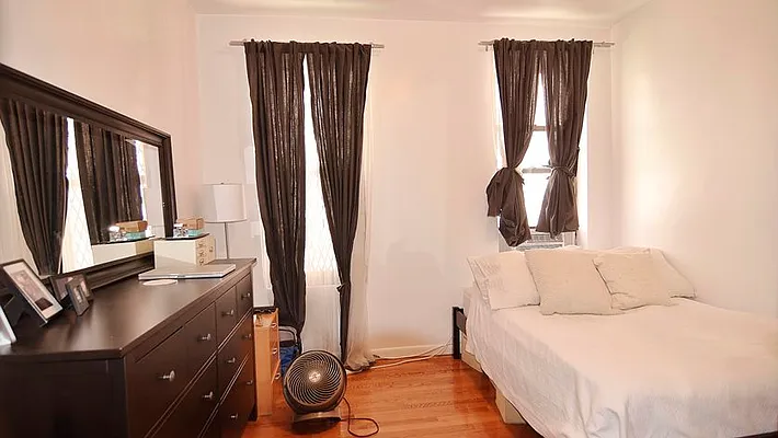 Rented by Park Property Advisors | media 17