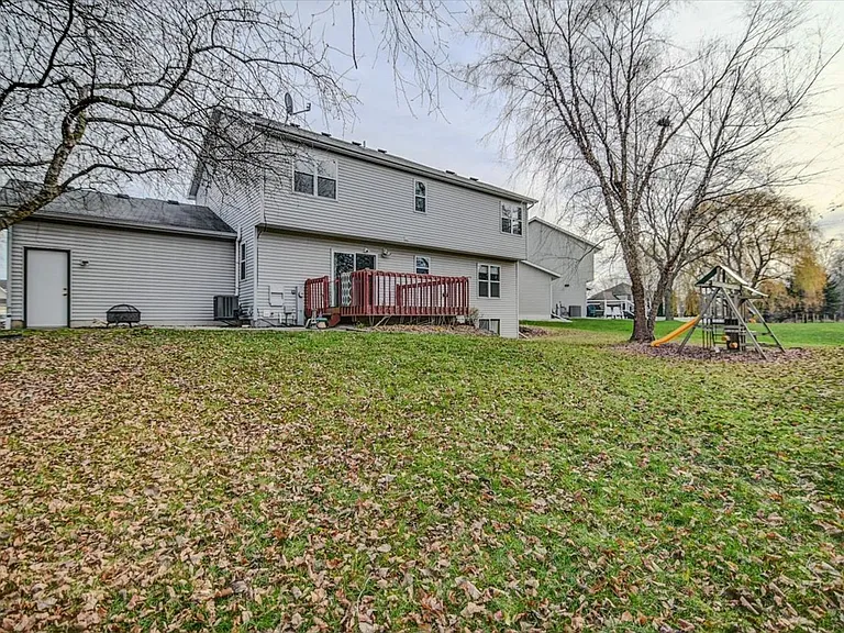400 Muirfield Ct — Photo 56