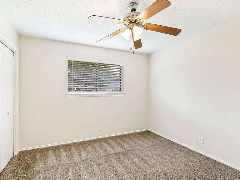 201 Nob Hill Pl — Photo 11