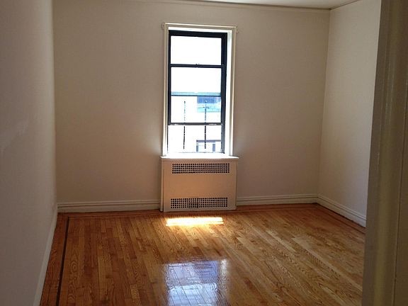 5th image of 2345 University Ave #3B