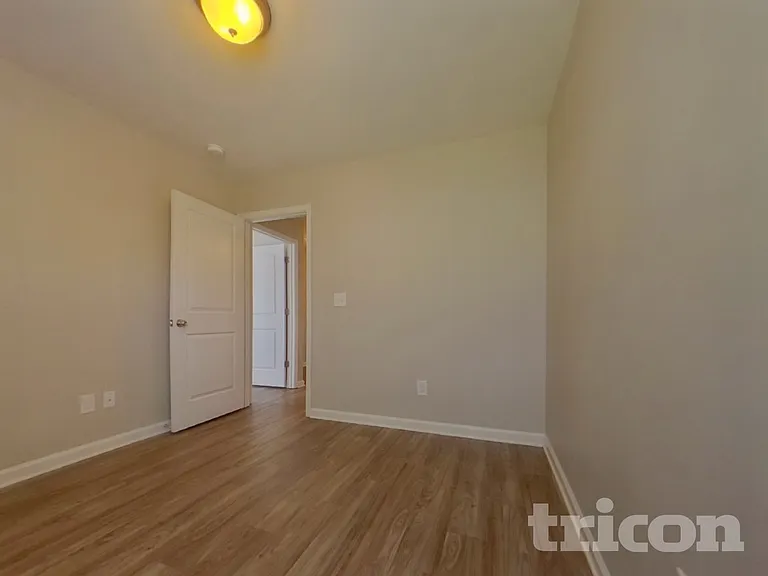 415 Finch Ln — Photo 12