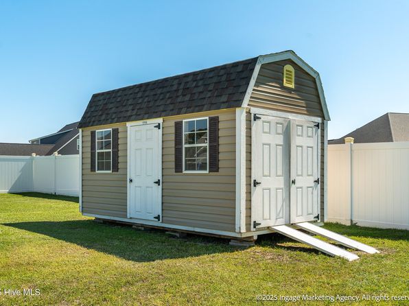 1011 Whiskey Court, Grimesland, NC 27837