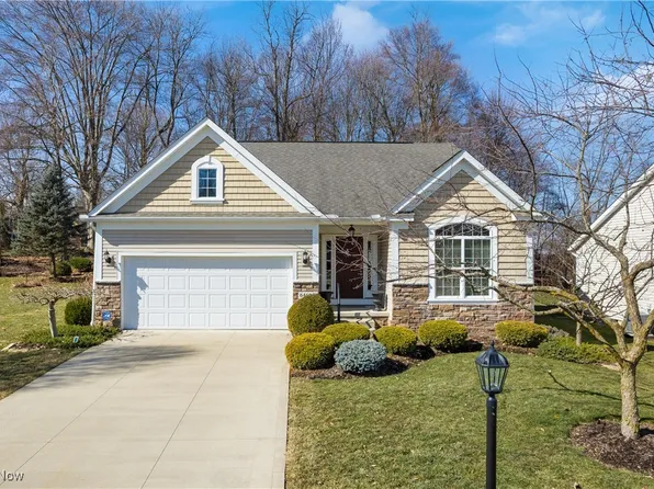 6469 Harness Cir NE, Canton, OH 44721