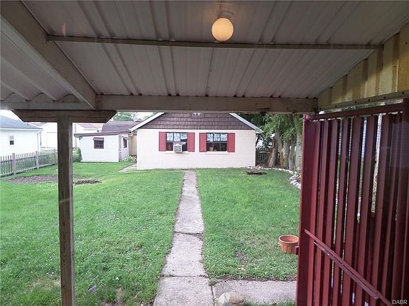 4th image of 104 W High St