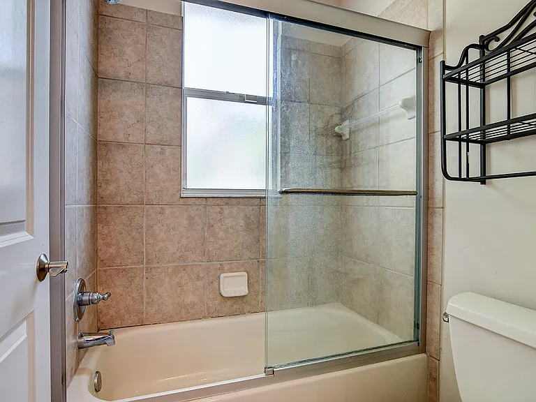 670 Edgebrook Ln — Photo 36