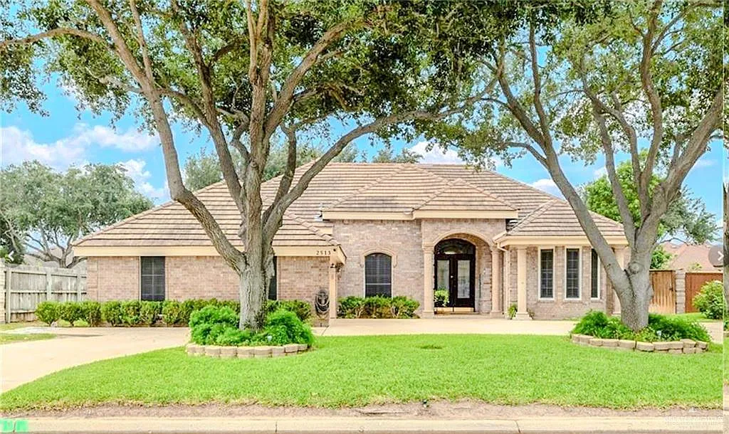 4 bed, 3.0 bath, 2722 sqft, $3,250 — Photo 1