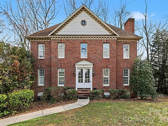 2nd image of 634 Peace Haven Rd