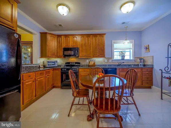 3000 Village Way APT 405, Marcus Hook, PA 19061