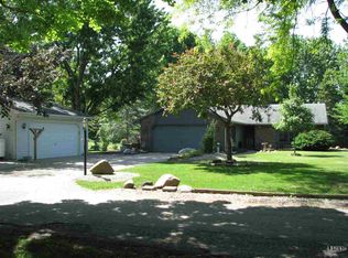 13824 Elvina Dr, Leo, IN 46765