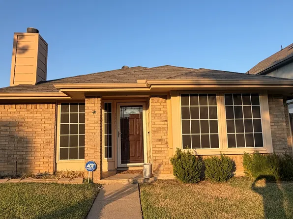 1809 Water Oak Dr, Lewisville, TX 75067