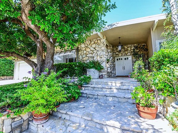 2nd image of 4357 Nogales Dr