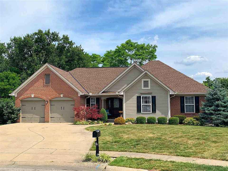 1st image of 450 Foxhunt Dr