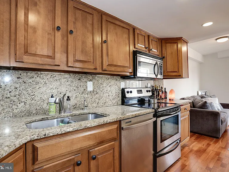 3 Washington Cir NW #803 — Photo 10