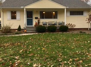 26600 Henry Rd, Bay Village, OH 44140