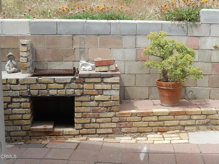 841 Valley Rd — Photo 13