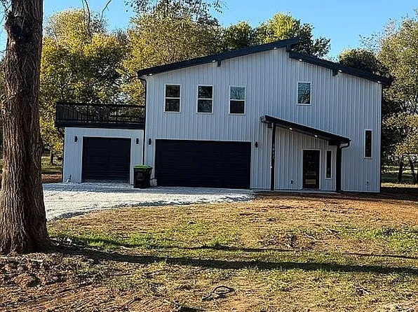 1817 W 7th St, Webb City, MO 64870