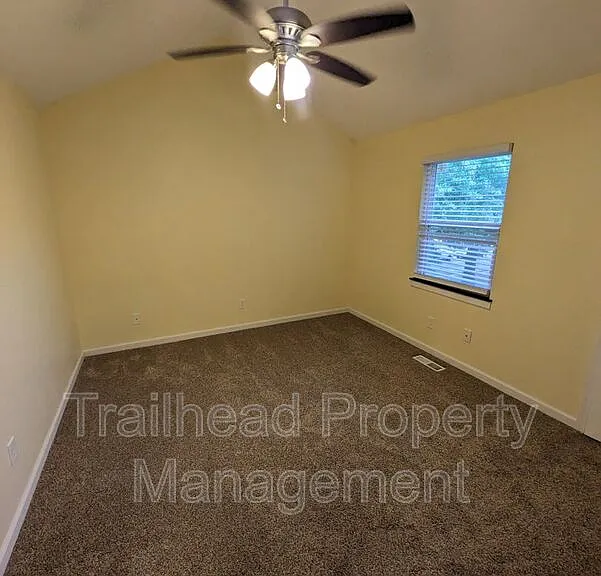 307 NE Timbercreek Dr — Photo 10