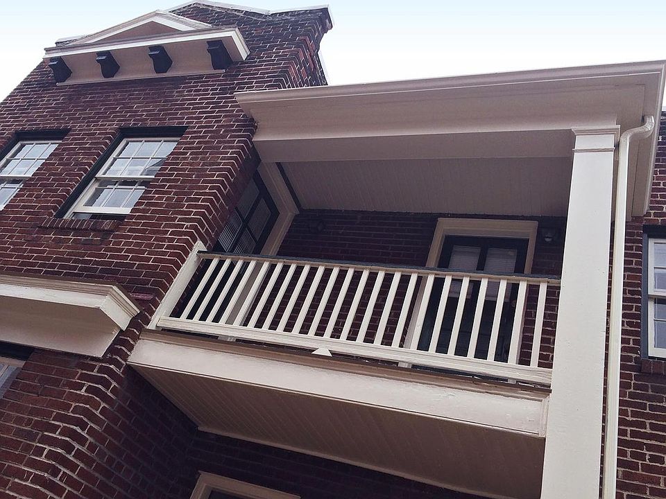 1st image of 104 W Clay St APT B