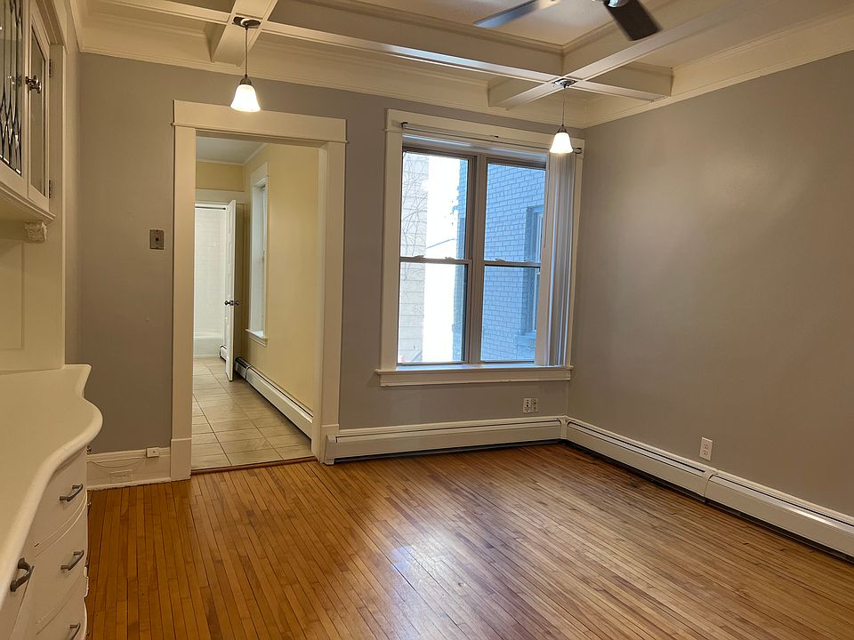2nd image of 2716 Hennepin Ave S #4