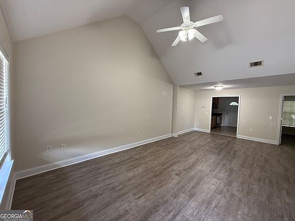4th image of 126 Lakeview Commons Dr