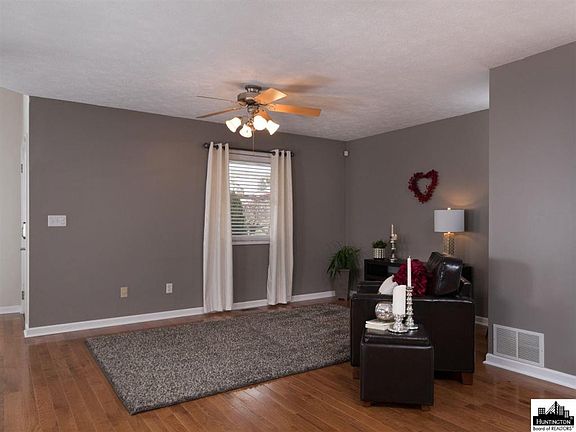 5th image of 16 Deer Valley Dr