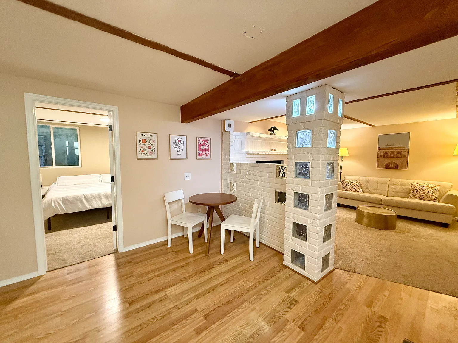 2 bed, 900 sqft, $1,950 — Photo 2