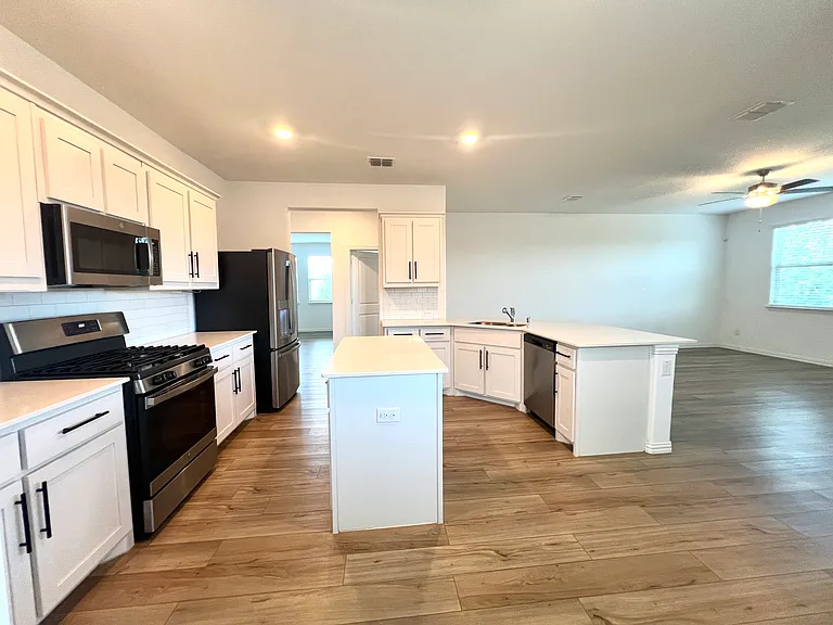 1201 Ipkiss Ave — Photo 5