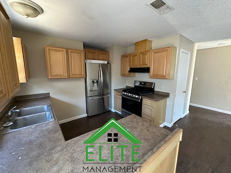 3614 Cypress St — Photo 7
