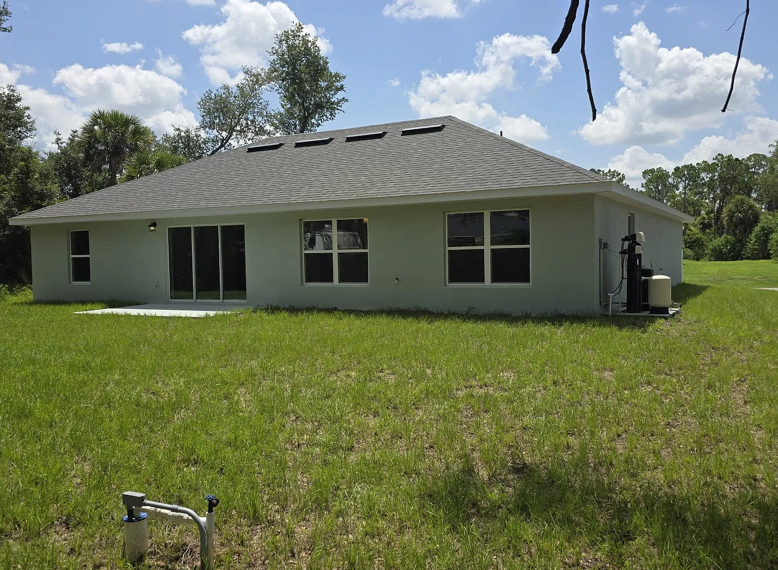 4 bed, 1755 sqft, $2,400 — Photo 4