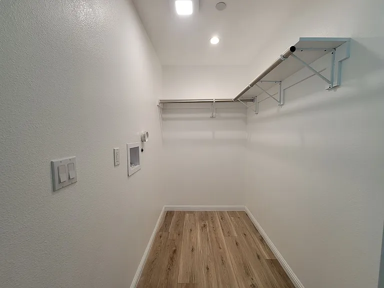 11325 Martha St — Photo 10