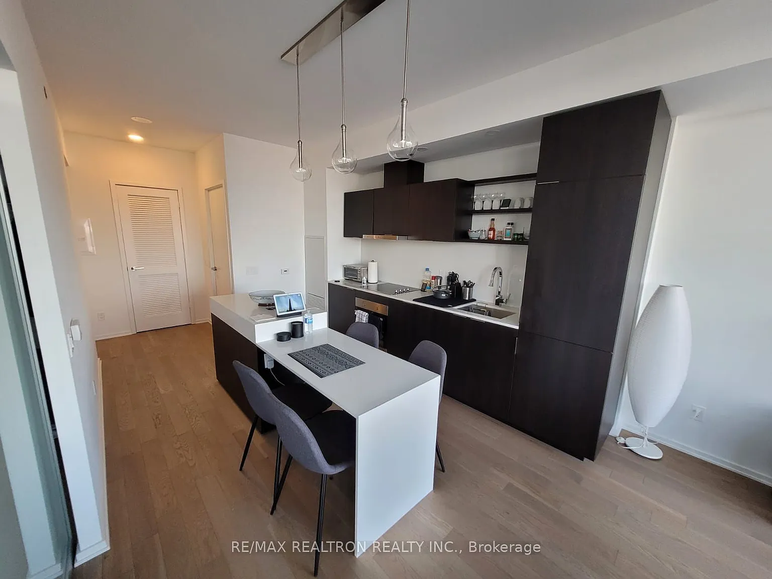 2 bed, $2,700 — Photo 4