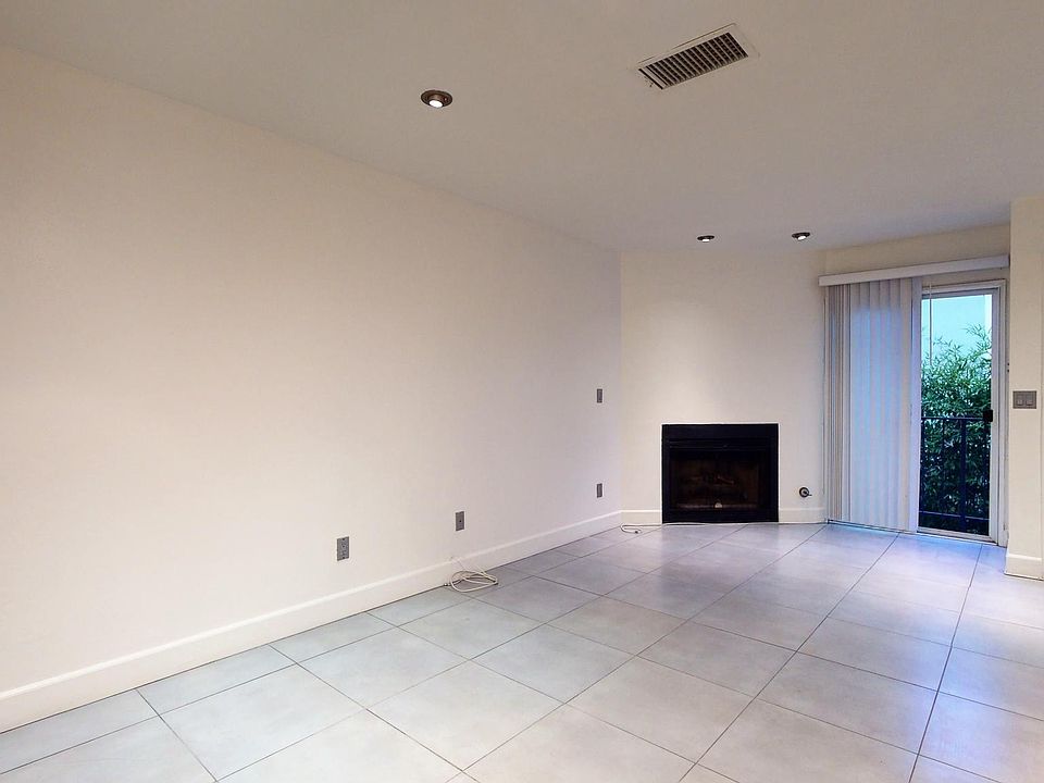 1st image of 4018 Redwood Ave Unit D
