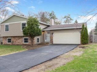 12373 Travois Rd, Eden Prairie, MN 55347