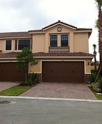 5th image of 112 Riverwalk Cir W
