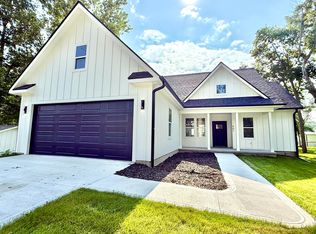 407 Vine St, Cambridge, IA 50046