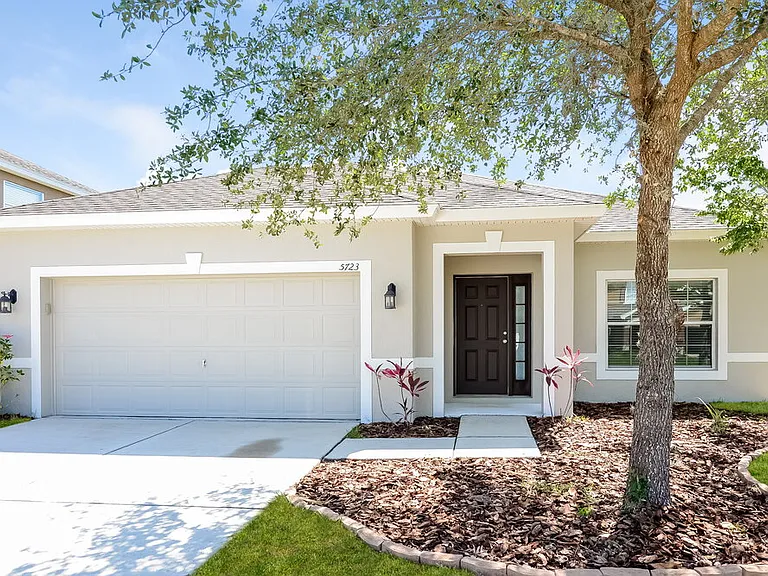 5723 White Trillium Loop — Photo 1
