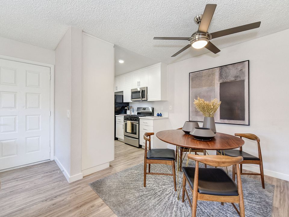 Dining Room & Kitchen