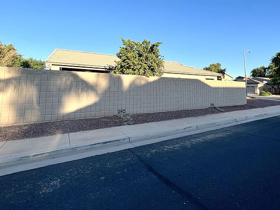 4th image of 14543 W Ventura St