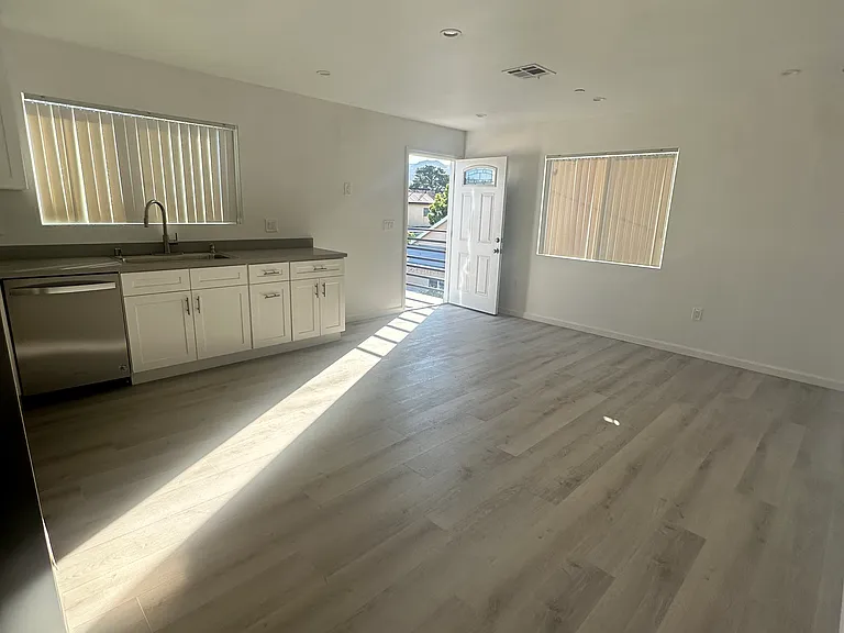 10936 Olinda St — Photo 9