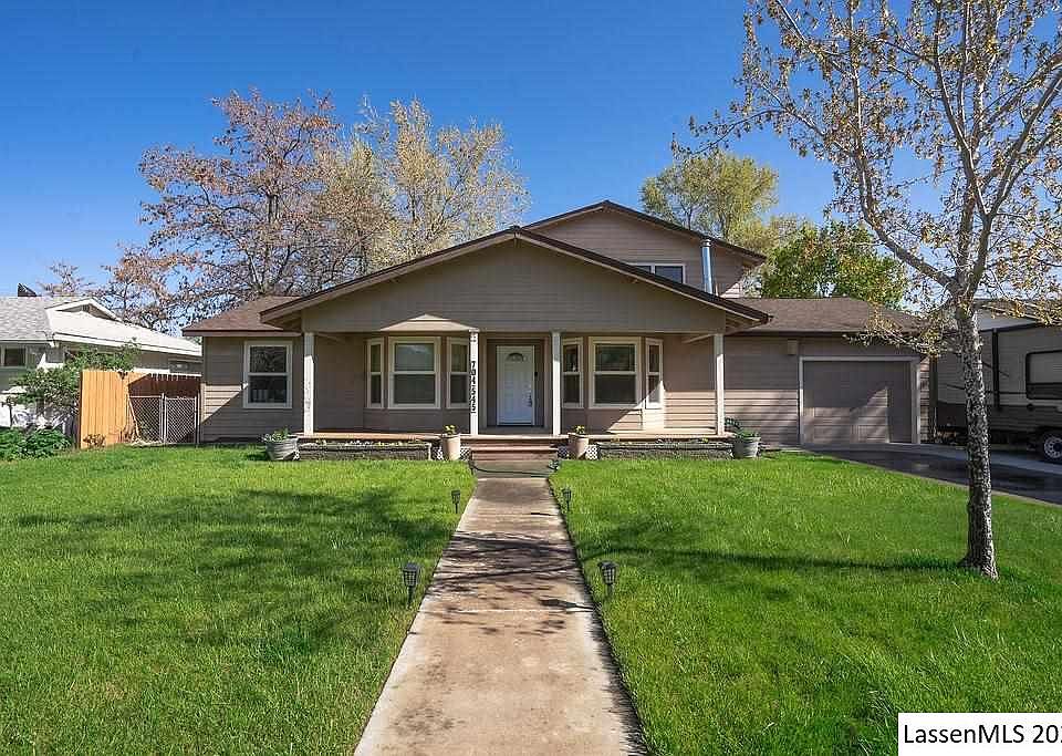 1st image of 704-545 Bangham Ln