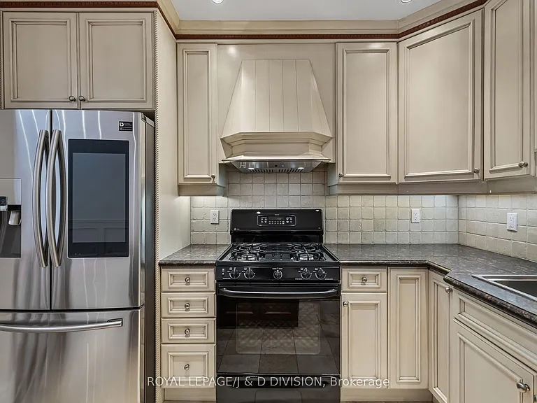 8 Huntley St — Photo 9