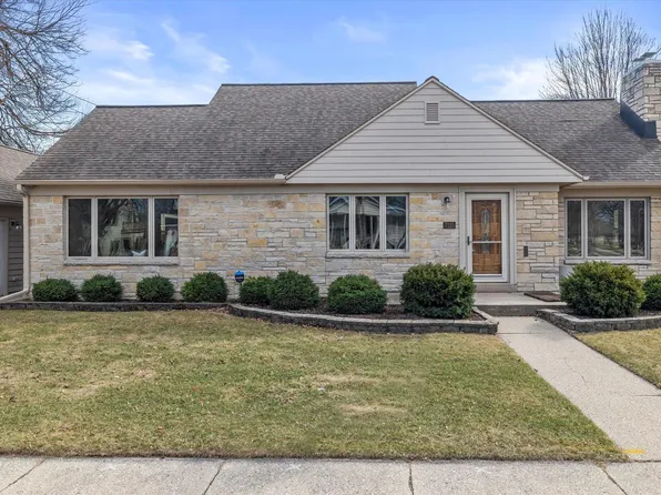 7125 West Wisconsin AVENUE, Wauwatosa, WI 53213