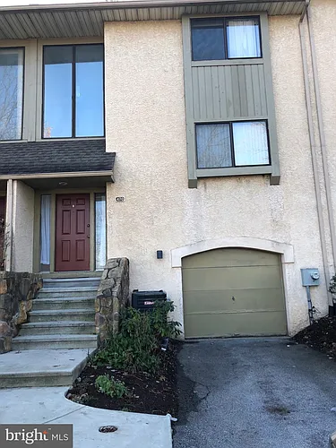 470 Lynetree Dr #22-C Photo 1