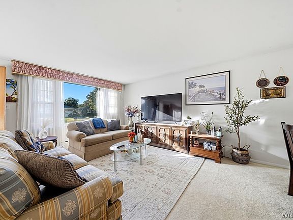 4th image of 87 Carmen Rd