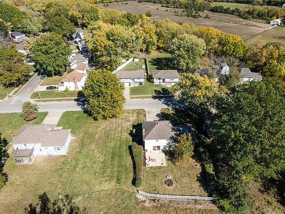 2nd image of 8005 Southview Dr