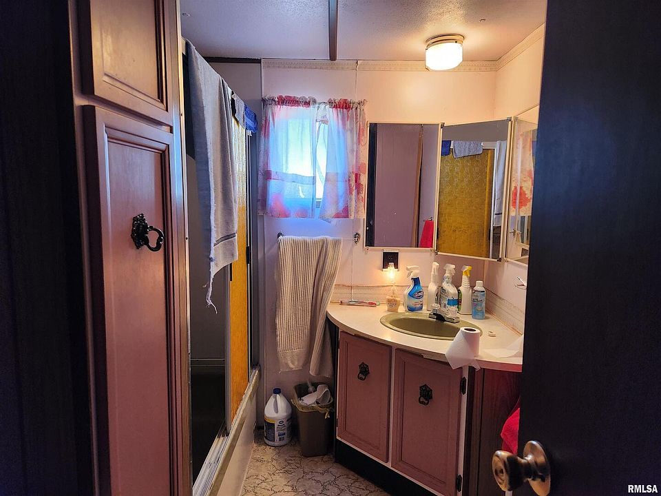 2nd image of 310 E Chester St